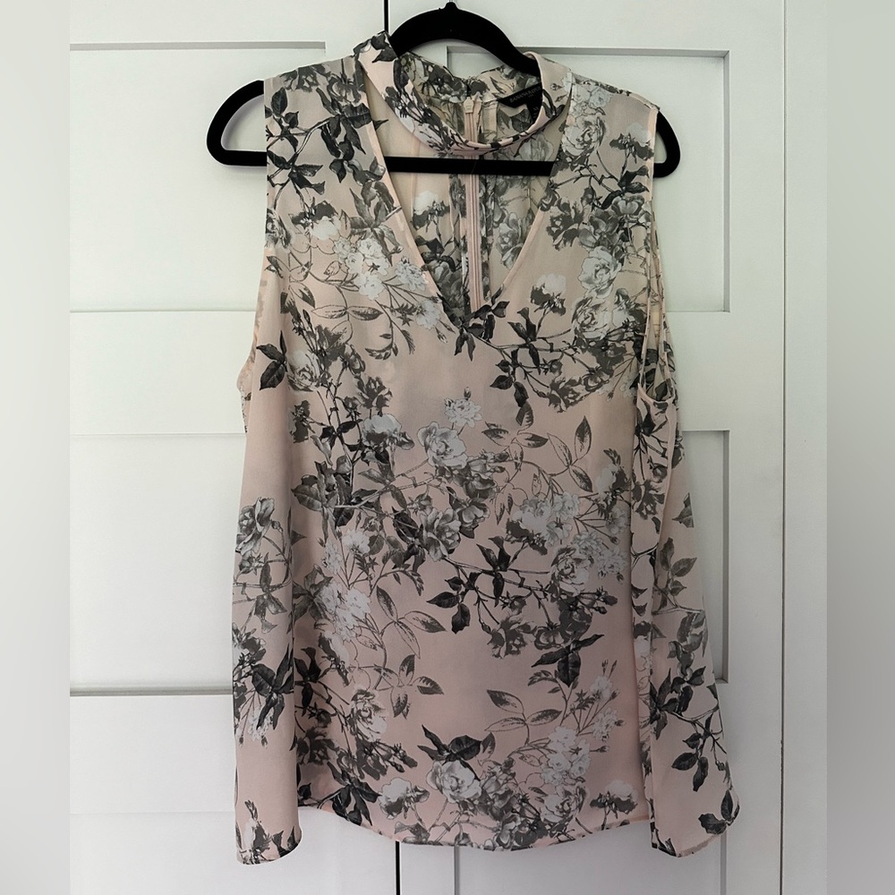 Banana Republic Pink Floral Sleeveless Blouse with Choker Neckline. Size XL